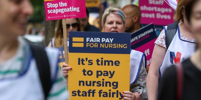 임금 인상을 요구하는 영국 간호사 영국왕립간호대학(RCN) 홈페이지