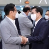 ‘경기북도 설치’ 김동연 공약 당 안팎 암초
