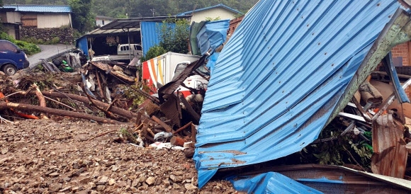 시간당 110㎜ 폭우 부여에 피해 속출