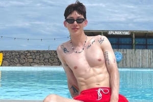 수영복 입은 조권, 대체 몸에 무슨 짓을… 식스팩 복근 불끈