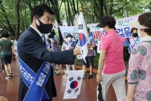 함께, 주고, 받고… 태극기 소통 나선 송파 [현장 행정]