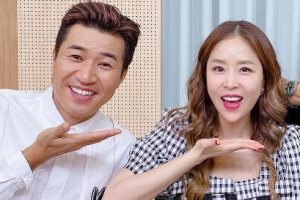 신지, 김종민과 2년 전부터 교제…10월 결혼 소문