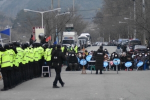 성주 사드 기지 정상화 임박…주민 저항 등 기지 주변 긴장감