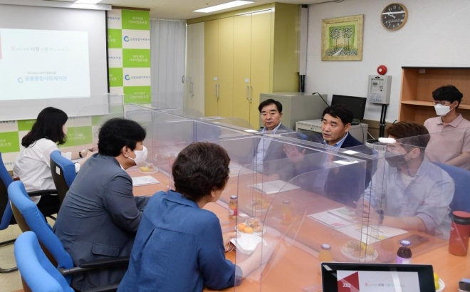 박환희 서울시의원(오른쪽 앞줄 가운데)