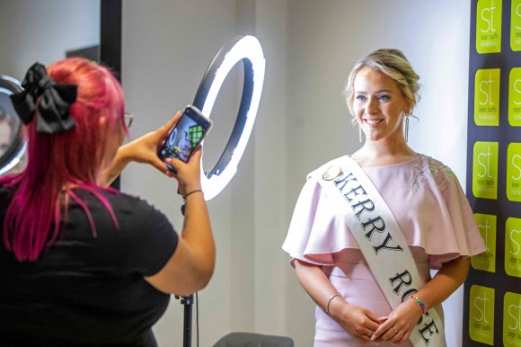 lifestyle lRose of Tralee contestant, Eden O‘Connell from Kerry poses for a photograph as she prepares for the live show in Tralee Co. Kerry, Ireland on August 22, 2022 - The nationally televised beauty pageant returned to Tralee and Ireland’s living rooms after a two-year absence following the pandemic to fanfare from its legions of fans. AFP 연합뉴스