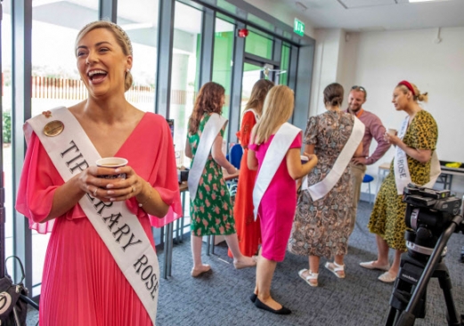 Rose of Tralee contestants chat in the green room as they prepare for the live show in Tralee Co. Kerry, Ireland on August 23, 2022 - The nationally televised beauty pageant returned to Tralee and Ireland‘s living rooms after a two-year absence following the pandemic to fanfare from its legions of fans. AFP 연합뉴스