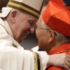 빨간 비레타 교황이 직접 씌워…우리나라 네 번째 추기경 탄생