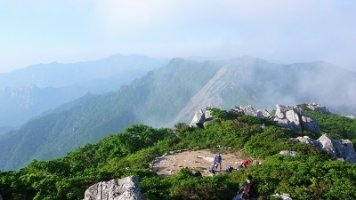 접경지역 백두대간을 걷는 행사가 진부령~향로봉 구간에서 펼져진다. 고성군 제공