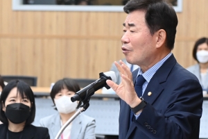 김진표 “화성에 민군 통합 공항…수원에 K 실리콘밸리 조성해야”…수원시청 확대간부회의서 특강