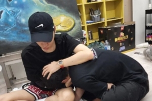 소주 한 잔 했나?…기안84, 쌈디와 진한 포옹