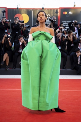 Taylor Russell poses for photographers upon arrival at the premiere of the film ‘Bones and All’ during the 79th edition of the Venice Film Festival in Venice, Italy, Friday, Sept. 2, 2022. AP 연합뉴스
