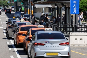 [사설] 택시요금 인상, 서비스 개선도 반드시 뒤따라야