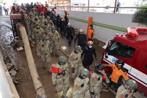 엄마는 집 왔는데 못돌아온 ‘껌딱지’ 아들… 기적 속 비극에 눈물바다