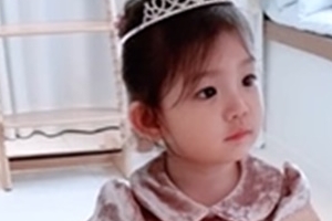 바다, 요정을 낳았네…3살 ‘원조 요정’ 주니어 핑크 생일파티