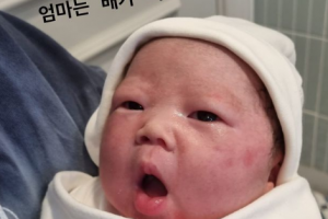 개그우먼 김영희 득녀…첫날부터 눈 뜨고 예쁜 짓