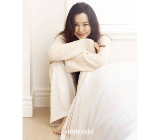 이하늬 소속사 사람엔터테인먼트는 지난달 25일 최근 진행된 한 패션 매거진과의 화보를 공개했다. 마리끌레르 제공