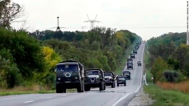러시아군이 9일(현지시간) 우크라이나 하르키우 지역으로 이동하고 있다.  러시아 국방부