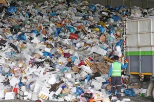 한가위 끝나니 폐기물 한가득