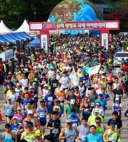 황영조국제마라톤대회가 오는 18일 삼척 엑스포광장 일대에서 열린다. 삼척시 제공