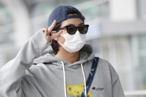 [포토] 방탄소년단 RM, 명절증후군 날리는 비타민 하트