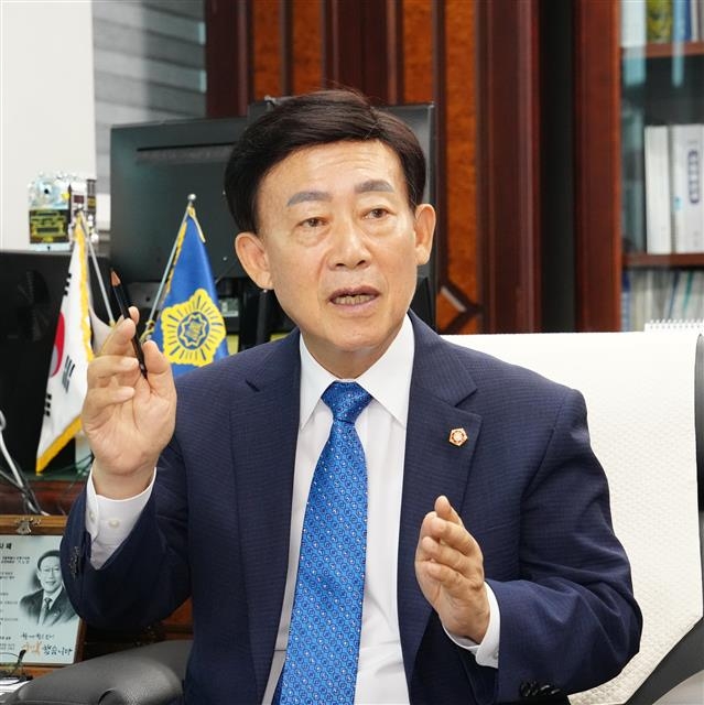 기노만 서울 은평구의회 의장