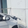 ‘교통사고 처리 불만’ 경찰서 담벼락에 낙서한 50대, 조사받은 후 건물로 차량 돌진 부상
