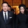 김건희 여사 조문 복장 ‘도 넘은’ 논란… 사실은 [넷만세]