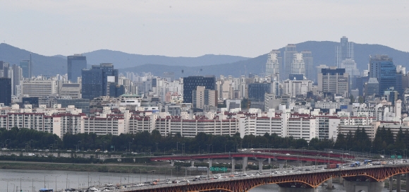 국토교통부는 서울과 경기 주요 도시를 뺀 전국의 ‘조정대상지역’을 26일부터 해제한다고 21일 밝혔다. 서울신문 DB