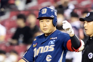 올 겨울 스토브리그는 안방마님 대전… 롯데, 두산 이어 SSG도 참전 선언