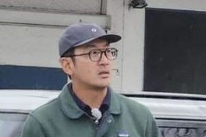‘길 한복판에서’…하정우·주지훈 뉴질랜드 목격담