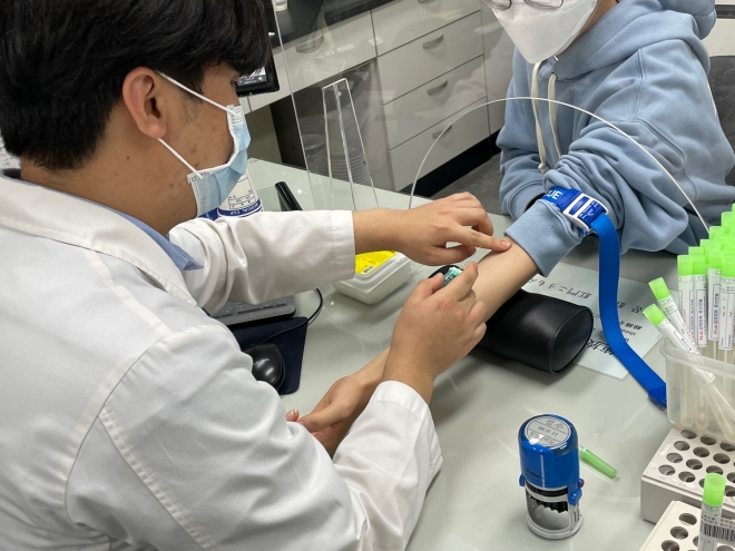 지난 26일 동작구보건소 건강검진실에서 장애인 무료건강검진을 실시하고 있다. 동작구 제공.