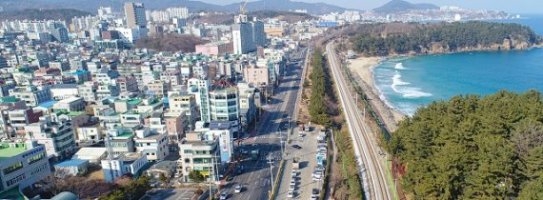 강원 동해시가 스카이라인 제한으로 도심 경관 살리기에 나섰다. 동해시 제공