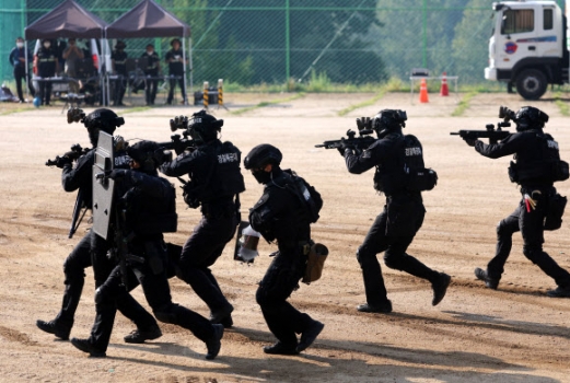 드론 순찰차·아이언맨 폴리스·메타경찰청까지…‘경찰 미래비전 2050’ 발표