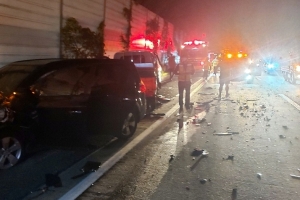 대구부산고속도로 추돌사고로 2명 부상