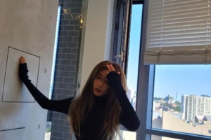 54세 김완선, 이런 옷 가능? 치골까지 드러냈다