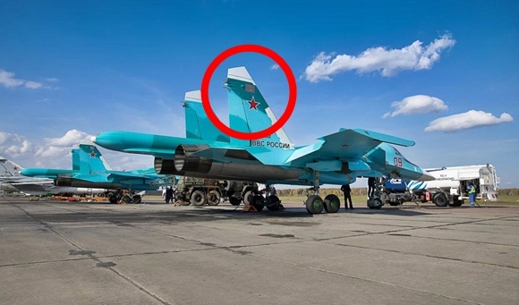 보도에 따르면 공중분해된 전투기는 제21항공사단 제2혼성항공연대 소속이었던 것으로 추정된다.