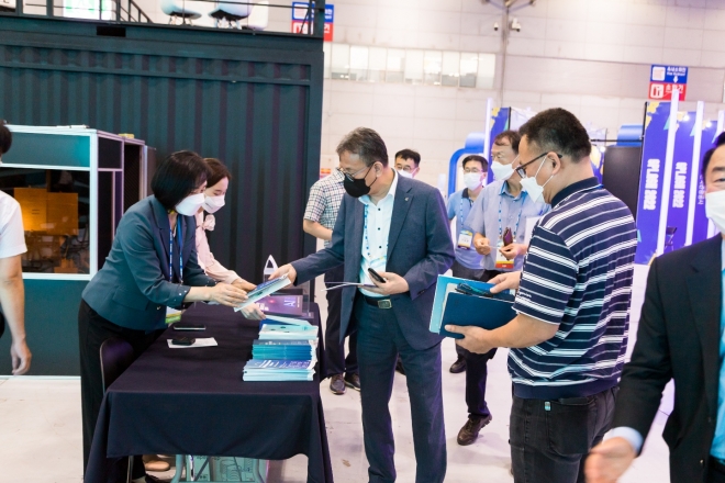 광주경제자유구역청은 첨단기업 투자유치와 잠재투자자·기업 발굴을 목표로 지난달 5일 광주김대중컨벤션센터에서 ‘2022 글로벌 투자유치 콘퍼런스’를 개최했다. 광주경제자유구역청 제공 