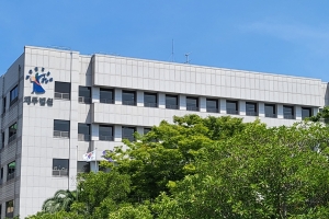 전자발찌 10년 부착 명령… 제주 편의점앞서 동네 주민 살해한 60대 징역 10년