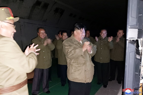 북한, 어제 핵운용 장거리순항미사일 시험발사…김정은, 현지지도