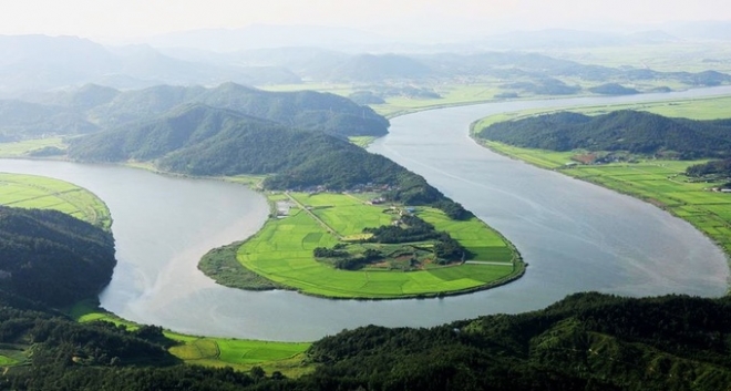 한반도 지형과 닮은 나주 영산강 느러지. 나주시 제공 