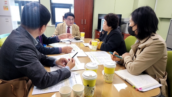 14일 대한노인회 서울특별시연합회와 서울시청 관계부서 간 간담회를 개최하고 했다.