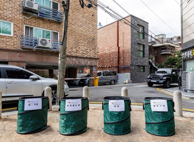 화곡1동에서 시범 운영될 주택가 아파트형 이동식 재활용분리수거함 모습. 강서구 제공