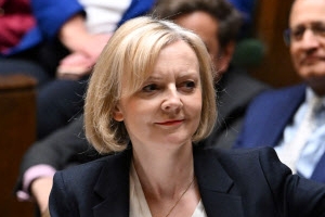 ‘위기의 트러스’ 英내무장관 사의…내각 ‘엑소더스’ 신호탄되나