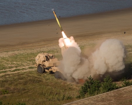 미국의 고속기동포병로켓시스템(HIMARS·하이마스). 우크라이나 전쟁에 20문이 투입되면서 전쟁 양상을 바꿔 놨다는 평가를 받는다.서울신문 DB