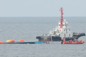 마라도 전복 어선 예정보다 앞당겨...오후 9시쯤 서귀포항 도착