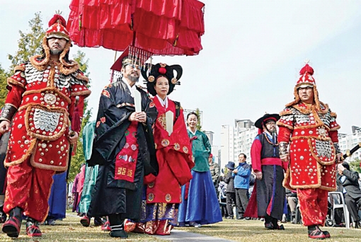 코로나19 확산 전인 2018년 서울 동대문구가 후원하는 청룡문화제가 진행되고 있는 모습. 동대문구 제공