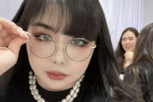 박봄, 화려한 셀카로 전한 근황