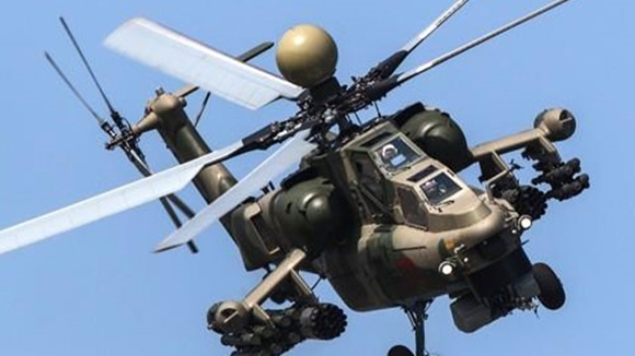 2019년 러시아 ‘MAKS-2019’ 에어쇼에서 비행 중인 MI-28N 헬기. 우크라이나 모터 시치는 2014년 러시아의 크림반도 강제 병합으로 대러제재에 따른 무기 수출 금지가 내려질 때까지 러시아에 매년 수백 대의 엔진을 납품했다. 타스 연합뉴스