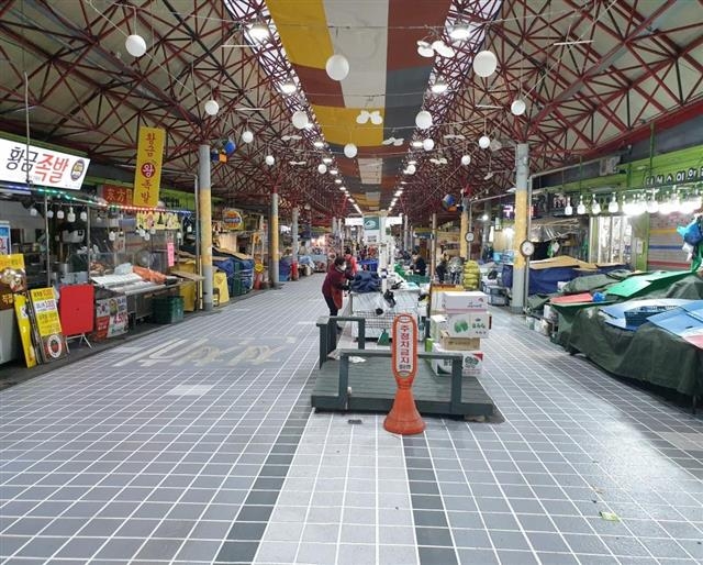 서울 중구 신중앙시장의 바닥 재정비 후의 모습. 중구 제공