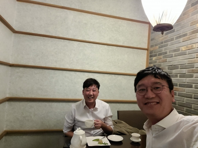 이준석(왼쪽) 전 국민의힘 대표와 김웅 의원. 김 의원 페이스북 캡처